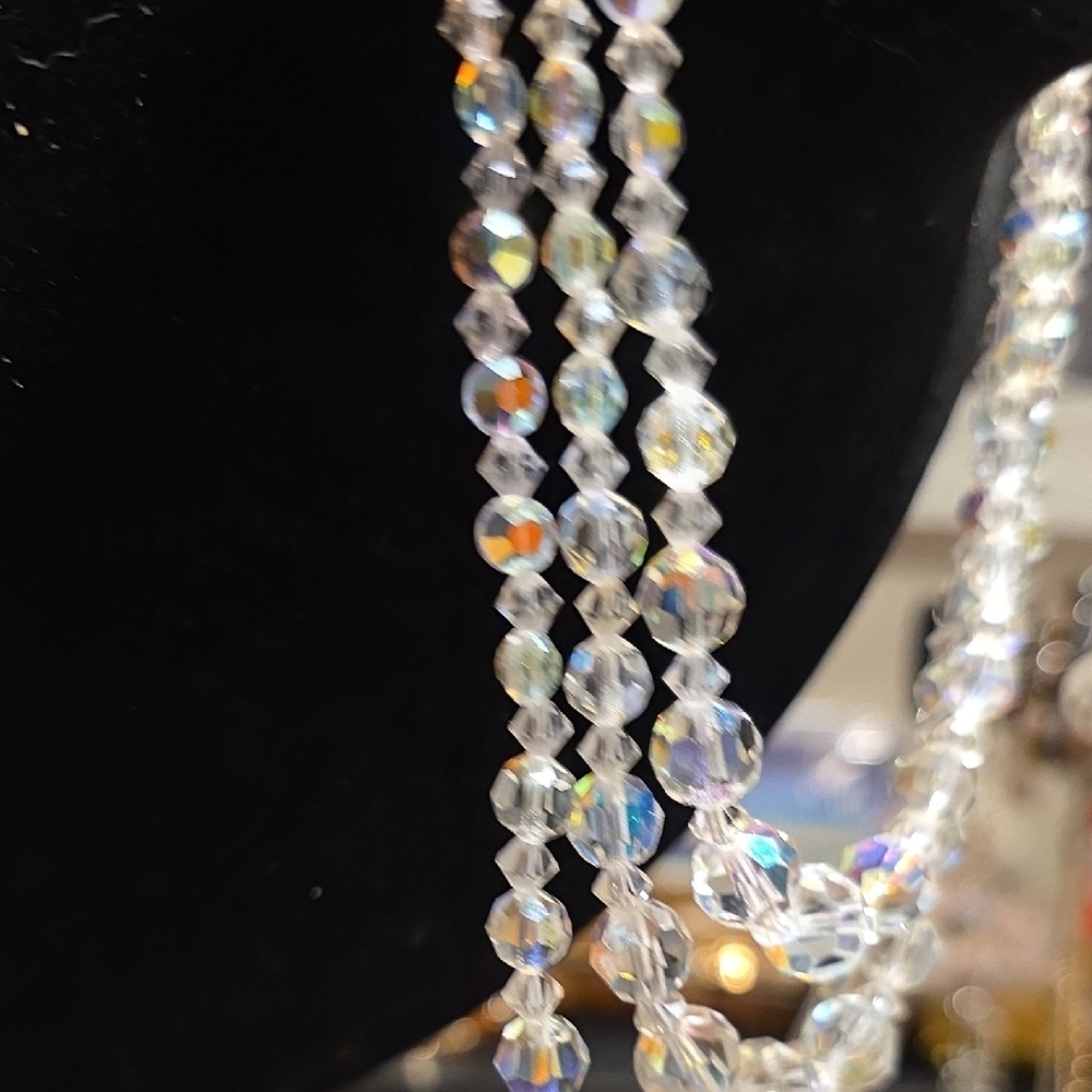 Source Unknown Iridescent Crystal Three-Strand Ne… - image 4